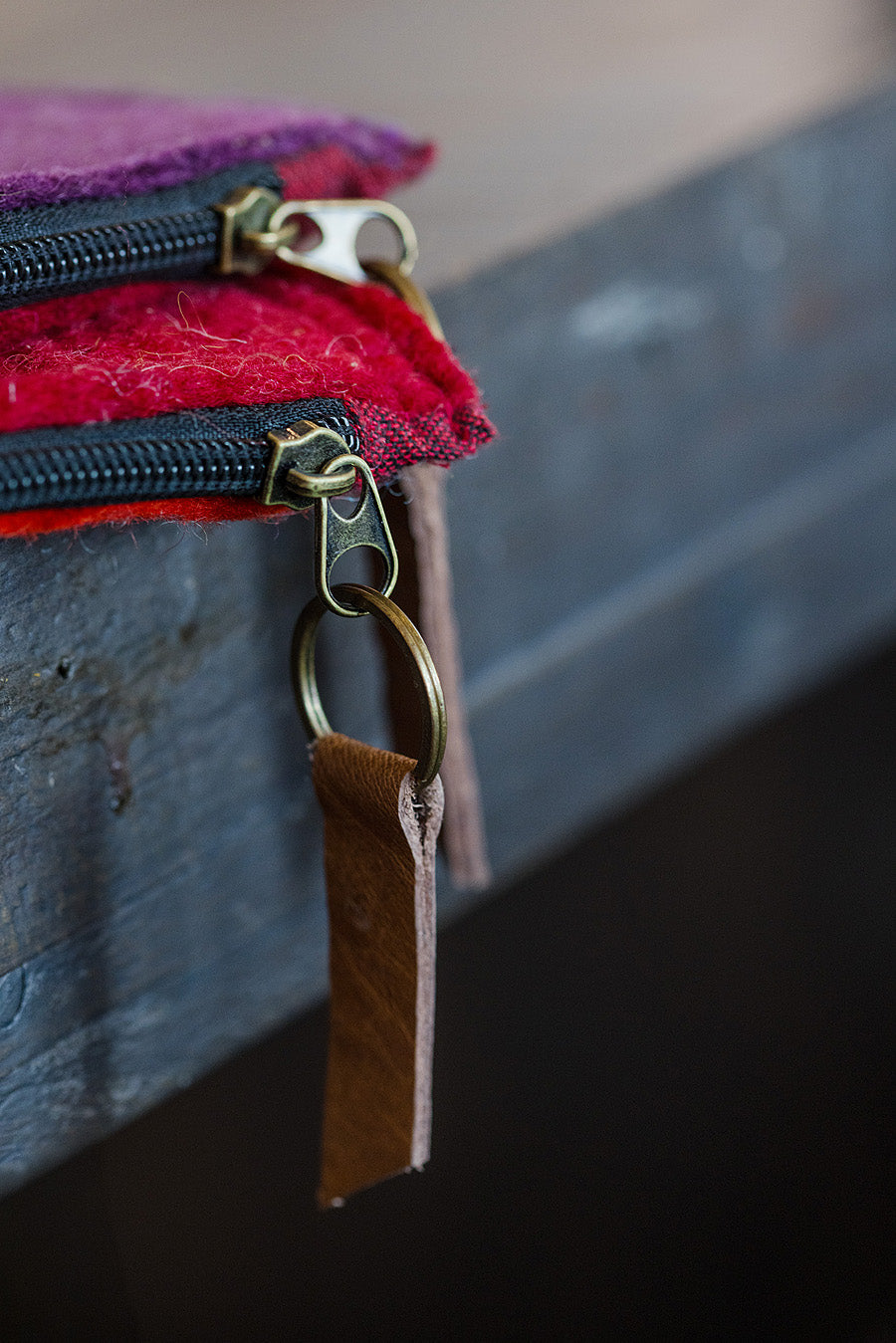 Modern 2-Tone Pouch
